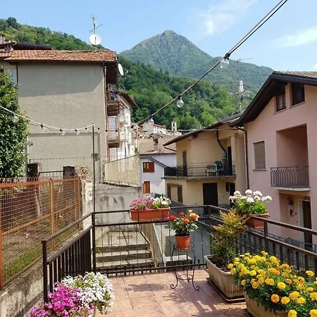 Kisi Home, Between And Mountain